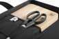 Preview: Zwilling Vier Sterne Messerset, 7-tlg., Detail Schere und Schneidbrett