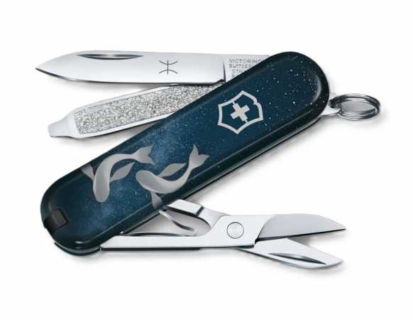Victorinox Classic SD Zodiac Edition Fische – aufgeklappte Werkzeuge