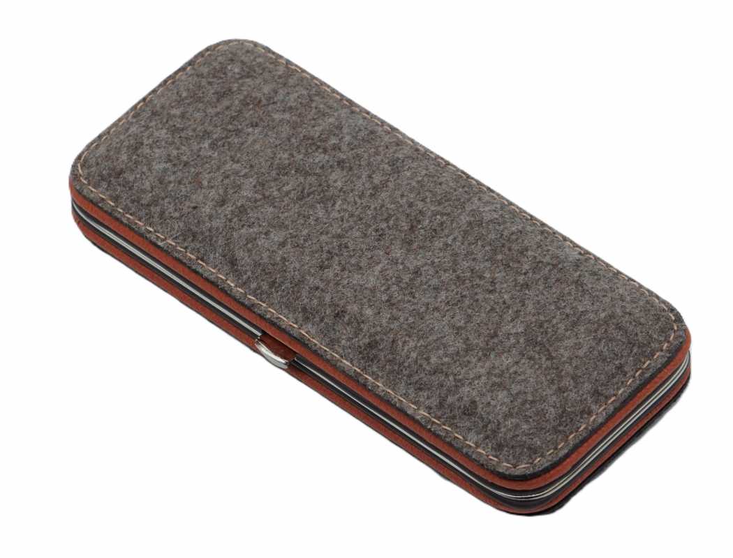 Dreiturm Rahmenetui aus Loden und Rindsleder, 5-tlg., geschlossen