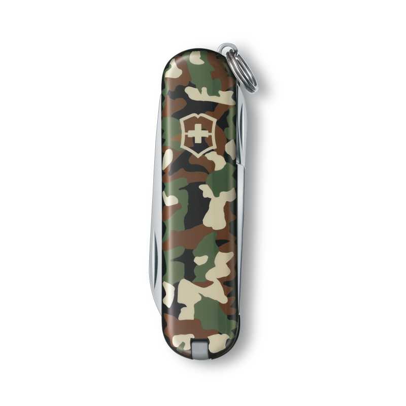 Victorinox Classic SD 58 mm in Camouflage-Muster, zugeklappt