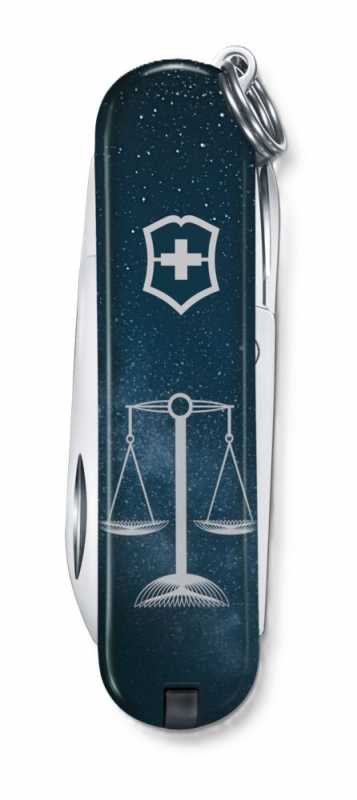 Victorinox Classic SD Zodiac Edition Waage – Vorderseite mit Waage-Motiv