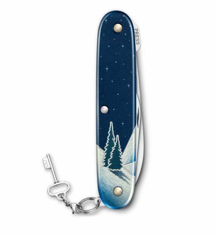 Victorinox Synergy Alox Winter Magic Edition 2026, geschlossen, Rückseite